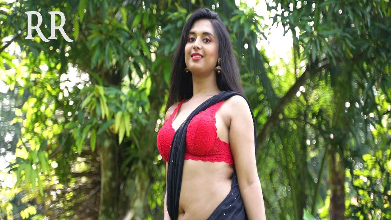 Hot saree lovers
