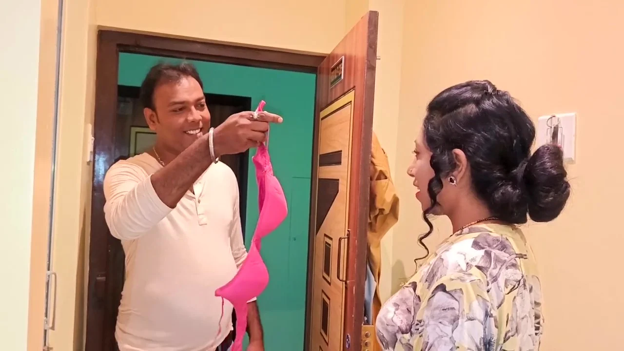 Lost Bra 2025 Hindi Uncut Porn Video